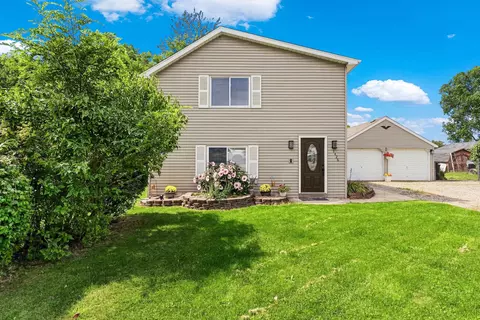 1426 S Pearce, Owosso, MI 48867