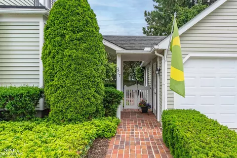 Exterior - 357 Roosevelt Pl, Grosse Pointe, MI 48236 photo 4 of 7