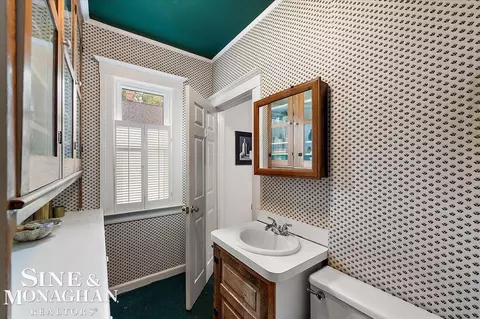 Bath - 357 Roosevelt Pl, Grosse Pointe, MI 48236 photo 1 of 4