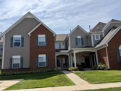 2078 Monarch Dr, Shelby Township, MI 48316