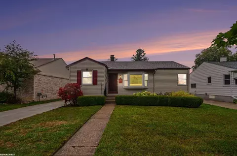 22801 Violet, Saint Clair Shores, MI 48082