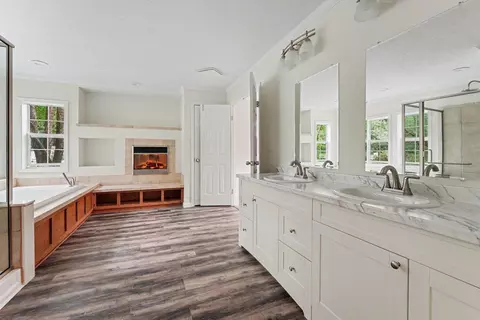 Bath - 6254 Indian Lk, Gladwin, MI 48624 photo 2 of 3