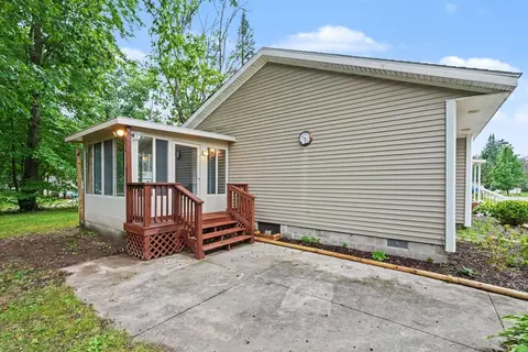 Exterior - 6254 Indian Lk, Gladwin, MI 48624 photo 7 of 9
