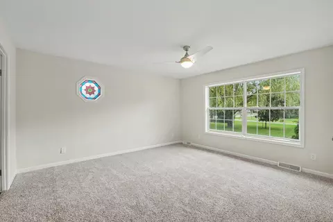 Bedroom - 6254 Indian Lk, Gladwin, MI 48624 photo 2 of 6