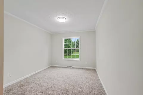 Bedroom - 6254 Indian Lk, Gladwin, MI 48624 photo 3 of 6