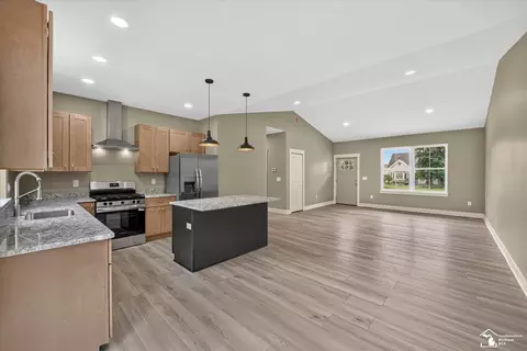 Living - 926 Ford, Carleton, MI 48117 photo 4 of 4
