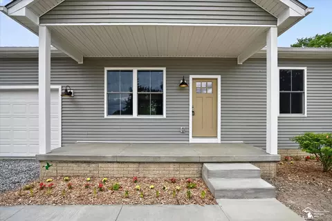 Exterior - 926 Ford, Carleton, MI 48117 photo 3 of 9