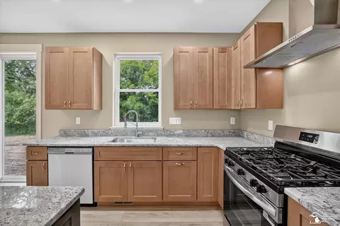 Kitchen - 926 Ford, Carleton, MI 48117 photo 5 of 8