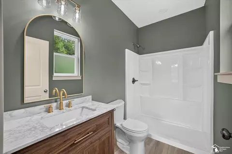 Bath - 926 Ford, Carleton, MI 48117 photo 2 of 5