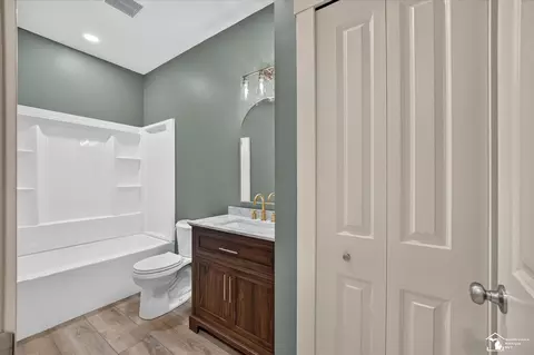 Bath - 926 Ford, Carleton, MI 48117 photo 3 of 5