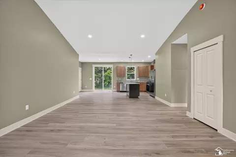 Living - 926 Ford, Carleton, MI 48117 photo 3 of 4