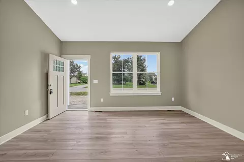 Living - 926 Ford, Carleton, MI 48117 photo 1 of 4