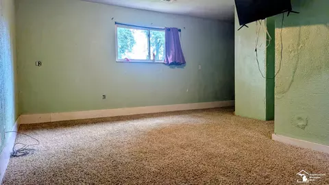 Bedroom - 10315 Secor, Temperance, MI 48182 photo 4 of 8