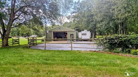 Exterior - 10315 Secor, Temperance, MI 48182 photo 7 of 12