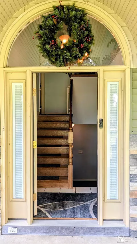 Entry Way - 10315 Secor, Temperance, MI 48182 photo 1 of 2