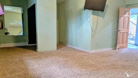 Bedroom - 10315 Secor, Temperance, MI 48182 photo 6 of 8