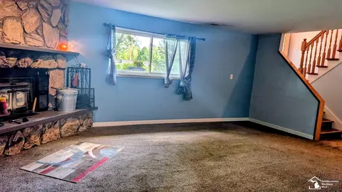 Living - 10315 Secor, Temperance, MI 48182 photo 2 of 3