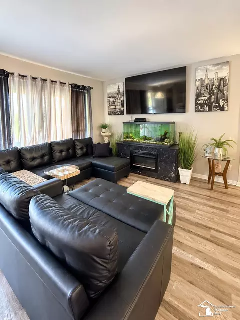 Living - 8521 Pardee, Taylor, MI 48180 photo 1 of 1