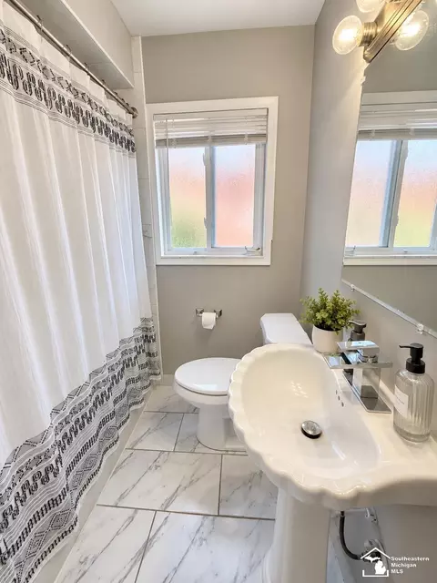 Bath - 8521 Pardee, Taylor, MI 48180 photo 2 of 2