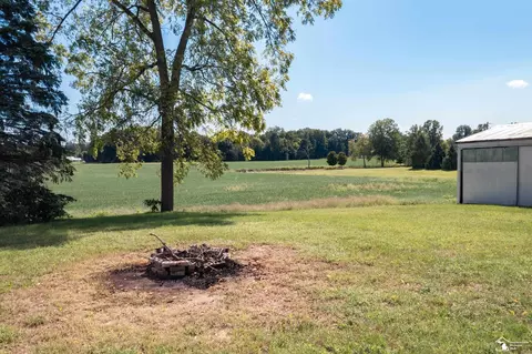 Exterior - 9230 Crabb, Temperance, MI 48182 photo 6 of 8