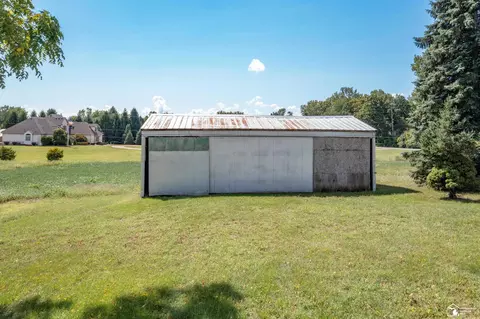 Exterior - 9230 Crabb, Temperance, MI 48182 photo 7 of 8