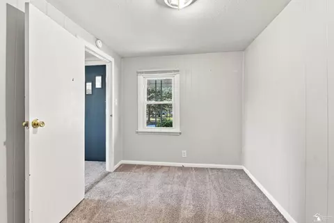 Bedroom - 9230 Crabb, Temperance, MI 48182 photo 2 of 4