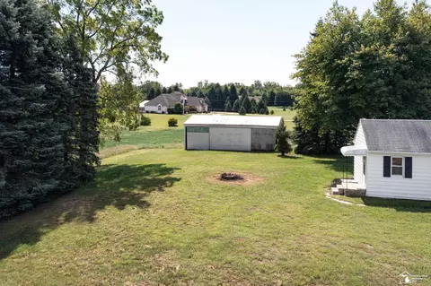 Exterior - 9230 Crabb, Temperance, MI 48182 photo 8 of 8
