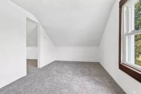 Bedroom - 9230 Crabb, Temperance, MI 48182 photo 3 of 4