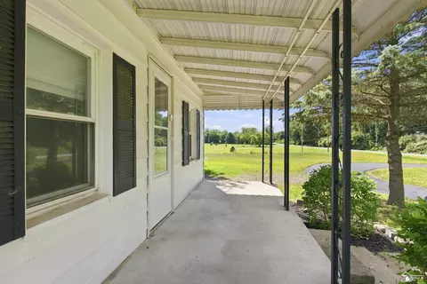 Exterior - 9230 Crabb, Temperance, MI 48182 photo 4 of 8
