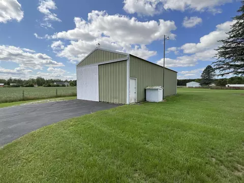 Exterior - 191 N Hockaday, Gladwin, MI 48624 photo 6 of 16