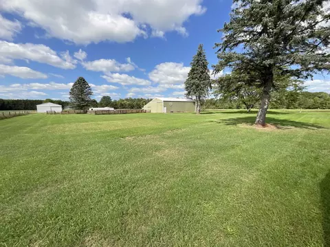 Exterior - 191 N Hockaday, Gladwin, MI 48624 photo 7 of 16