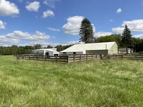 Exterior - 191 N Hockaday, Gladwin, MI 48624 photo 14 of 16