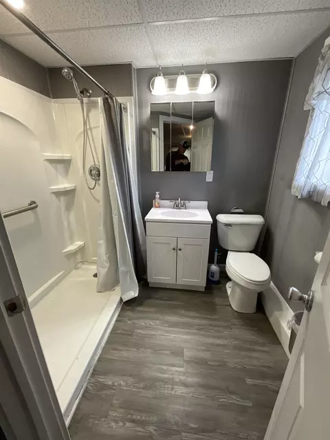 Bath - 191 N Hockaday, Gladwin, MI 48624 photo 3 of 3