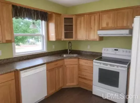 Kitchen - 502 Stephenson, Norway, MI 49870 photo 1 of 3