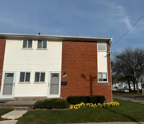 8602 Kaltz, Center Line, MI 48015