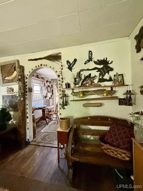 Entry Way - 550 Co Rd Prf, Ishpeming, MI 49849 photo 1 of 2