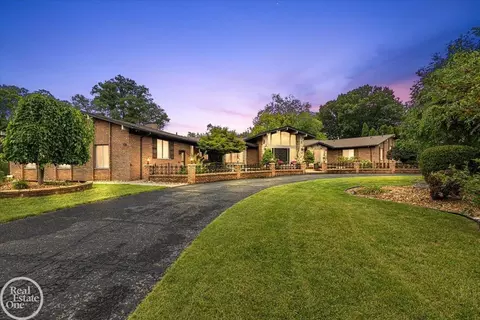 21266 Balfour, Clinton Township, MI 48036
