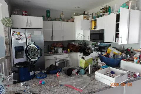 Kitchen - 515 Walnut, Three Rivers, MI 49093 photo 2 of 2