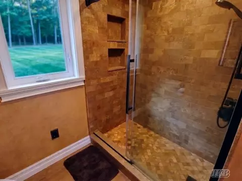 Bath - 4074 Pineway, Gladwin, MI 48624 photo 5 of 8
