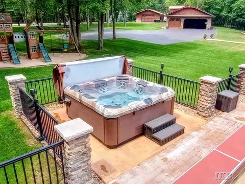 Exterior - 4074 Pineway, Gladwin, MI 48624 photo 19 of 42