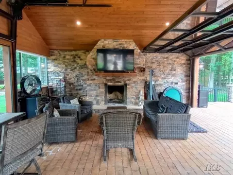 Exterior - 4074 Pineway, Gladwin, MI 48624 photo 10 of 42