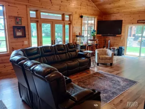 Living - 4074 Pineway, Gladwin, MI 48624 photo 9 of 9
