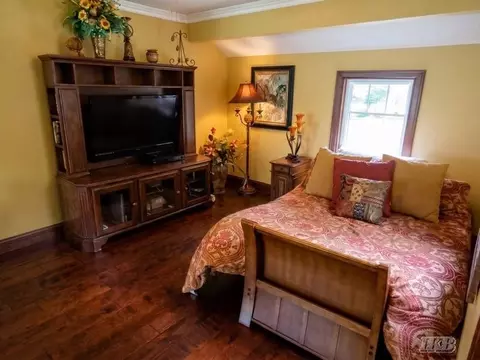 Bedroom - 4074 Pineway, Gladwin, MI 48624 photo 7 of 12