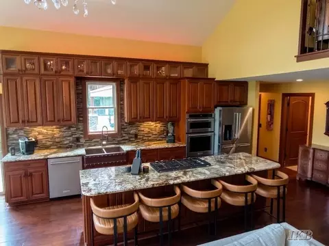 Kitchen - 4074 Pineway, Gladwin, MI 48624 photo 4 of 6
