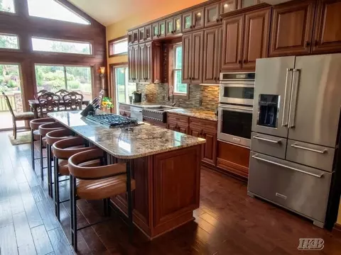 Kitchen - 4074 Pineway, Gladwin, MI 48624 photo 2 of 6