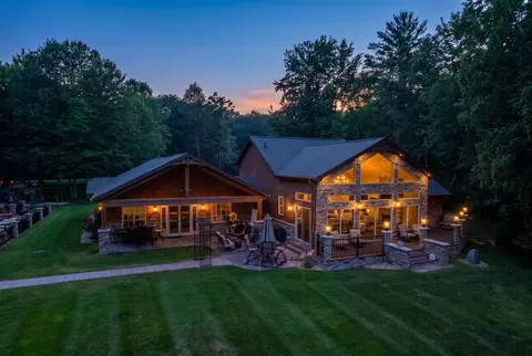 Exterior - 4074 Pineway, Gladwin, MI 48624 photo 2 of 42