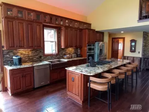 Kitchen - 4074 Pineway, Gladwin, MI 48624 photo 1 of 6