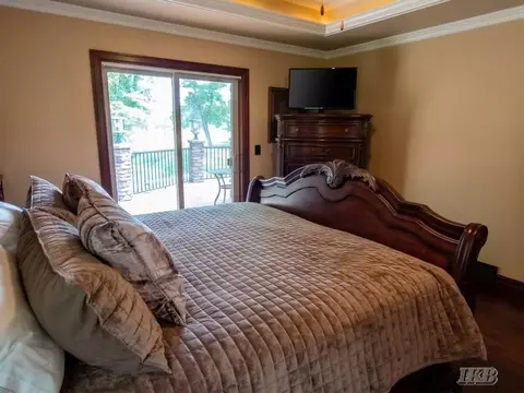 Bedroom - 4074 Pineway, Gladwin, MI 48624 photo 2 of 12