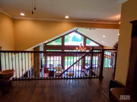 Entry Way - 4074 Pineway, Gladwin, MI 48624 photo 2 of 4