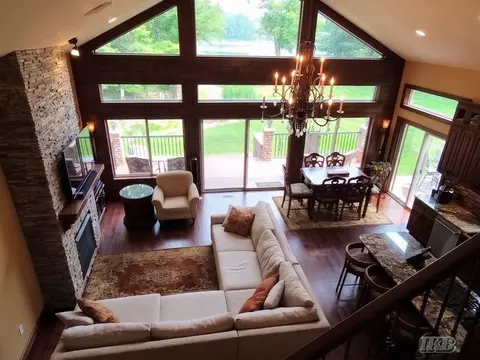 Living - 4074 Pineway, Gladwin, MI 48624 photo 5 of 9